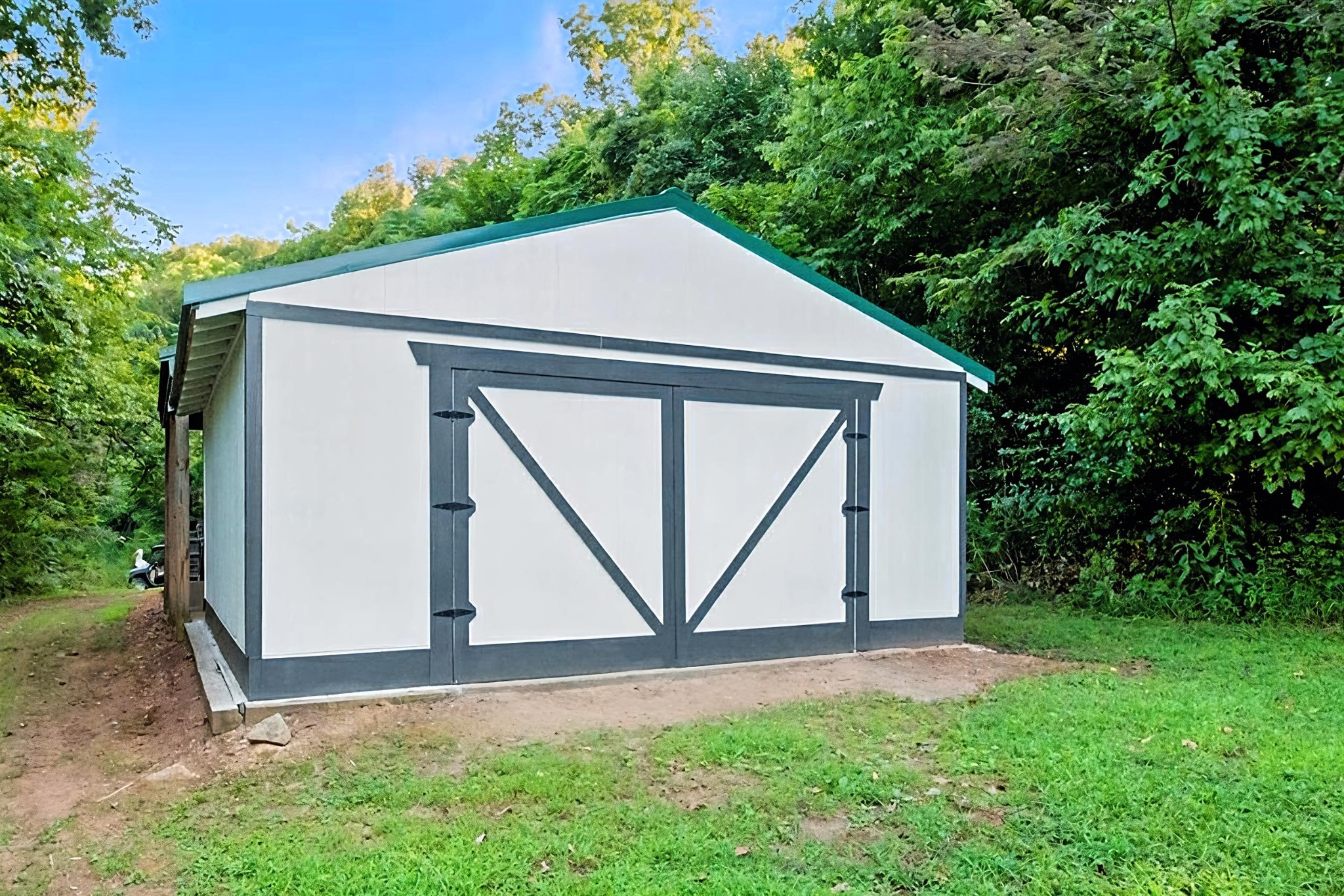 3336 Green Grove Road Hartsville, TN 37074 - Photo 28 of 64 a backyard of a house with lots of green space