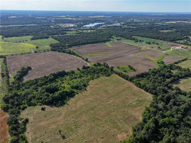 $562,230 | 28793 East Nn Highway, Milo, MO 64767