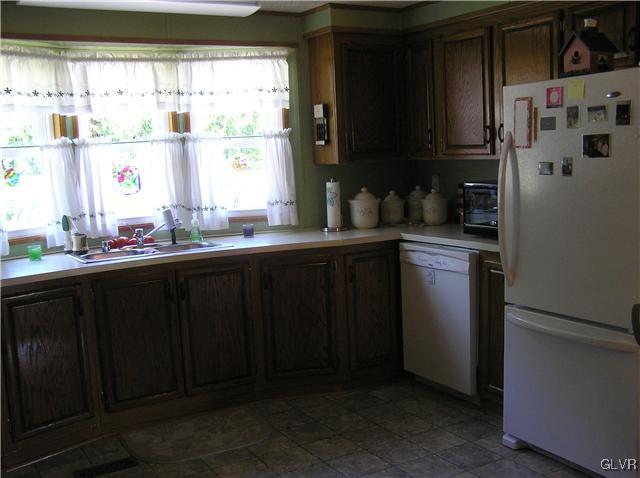 21 Ritz Craft Street Walnutport, PA 18088 - Photo 2 of 22 Gallery Image 2