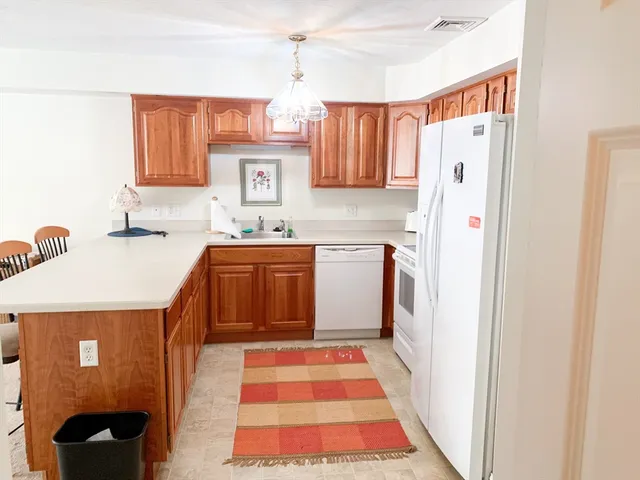 $1,550 | 25 Greenleaves Drive, Unit 508, Amherst, MA 01002