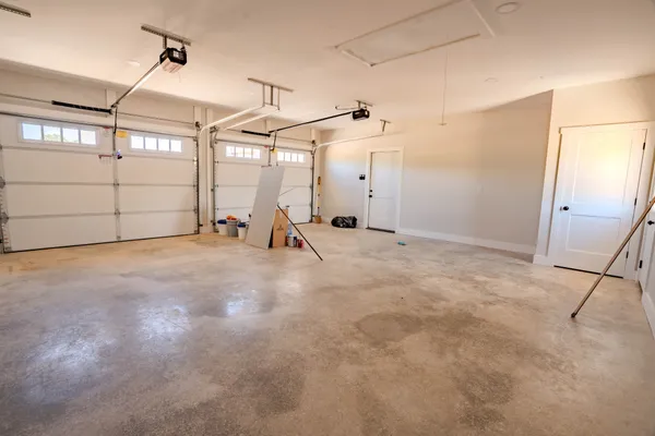 $379,500 | 161 Bear Drive, Loretto, TN 38469