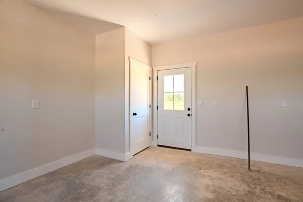 $379,500 | 161 Bear Drive, Loretto, TN 38469