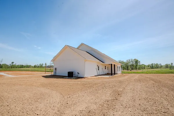 $379,500 | 161 Bear Drive, Loretto, TN 38469