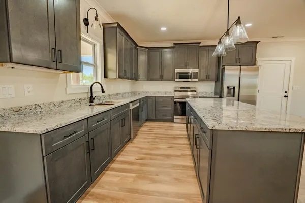 $379,500 | 161 Bear Drive, Loretto, TN 38469