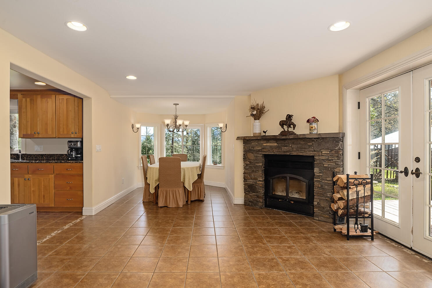 778 Ragsdale Road Trail, OR 97541 - Photo 11 of 48 Fire Place