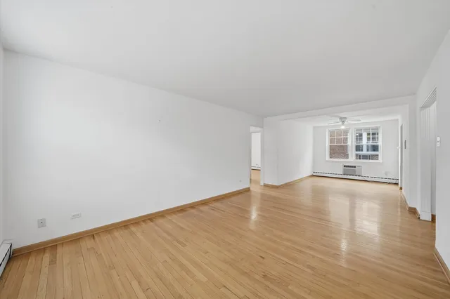 $199,000 | 2429 West Farragut Avenue, Unit 2B, Chicago, IL 60625