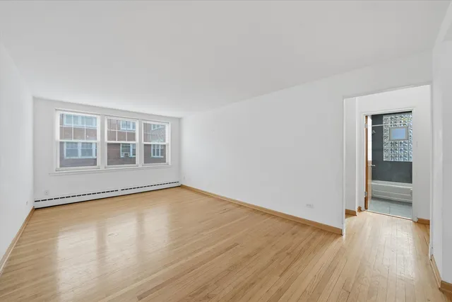 $199,000 | 2429 West Farragut Avenue, Unit 2B, Chicago, IL 60625