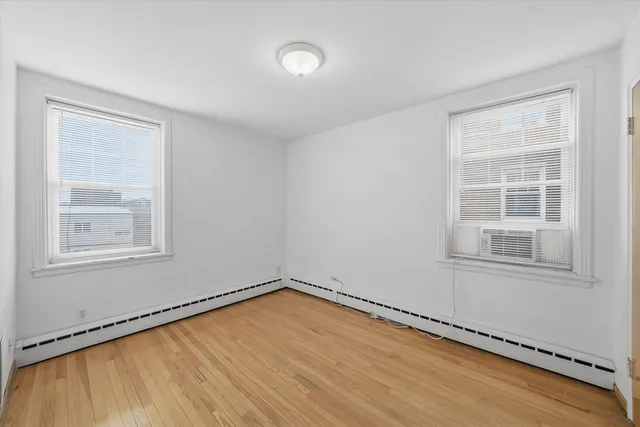 $199,000 | 2429 West Farragut Avenue, Unit 2B, Chicago, IL 60625