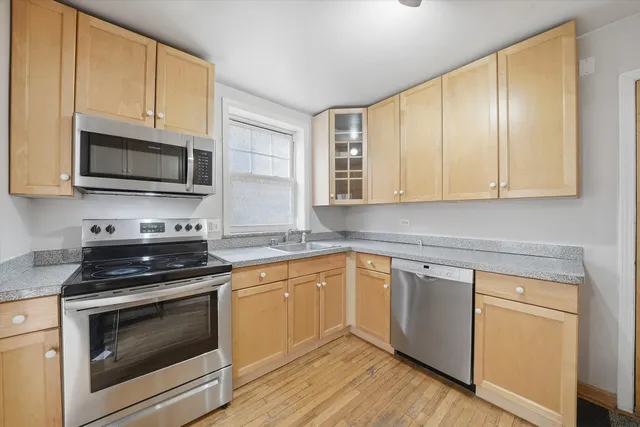 $199,000 | 2429 West Farragut Avenue, Unit 2B, Chicago, IL 60625