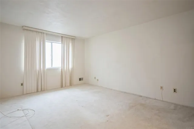 $380,000 | 148 Flintlock Way, Unit E, Yorktown Heights, NY 10598