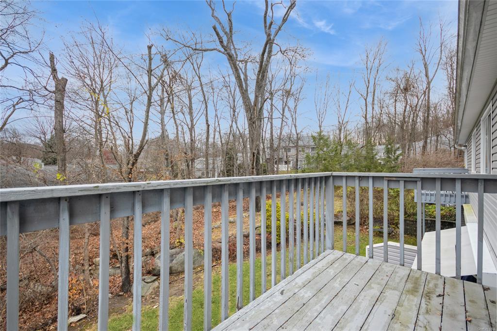 148 Flintlock Way, Unit E Yorktown Heights, NY 10598 - Photo 18 of 27 View of deck