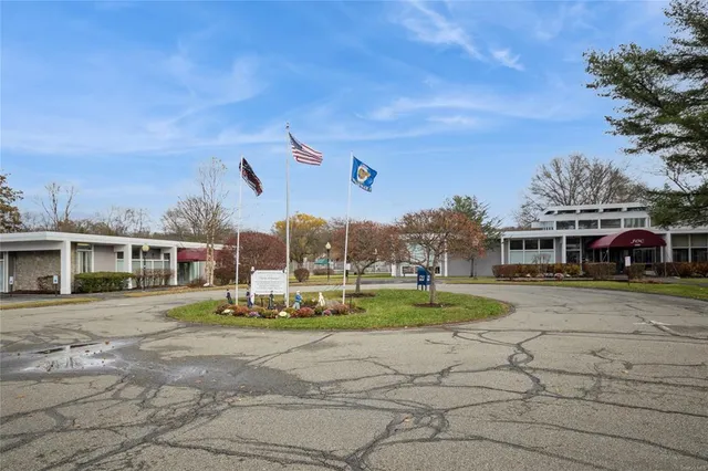 $380,000 | 148 Flintlock Way, Unit E, Yorktown Heights, NY 10598