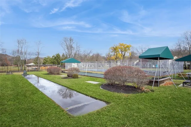 $380,000 | 148 Flintlock Way, Unit E, Yorktown Heights, NY 10598