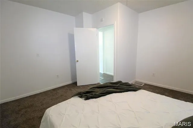 $1,250 | 413 North Center Street, Collinsville, IL 62234