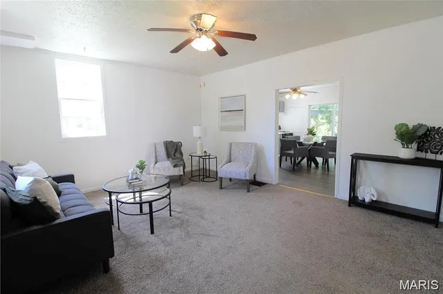 $1,250 | 413 North Center Street, Collinsville, IL 62234