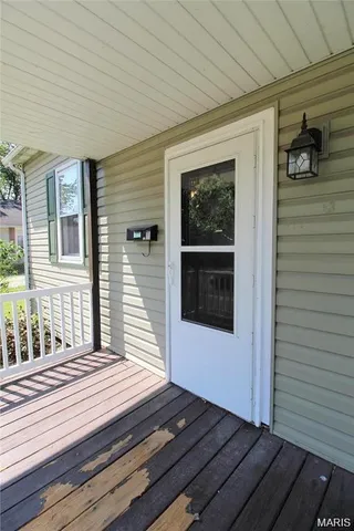 $1,250 | 413 North Center Street, Collinsville, IL 62234