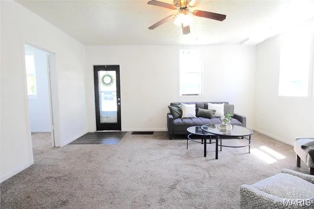 $1,250 | 413 North Center Street, Collinsville, IL 62234