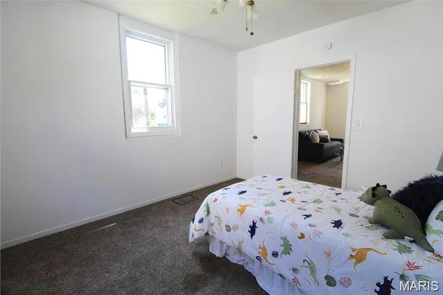 $1,250 | 413 North Center Street, Collinsville, IL 62234