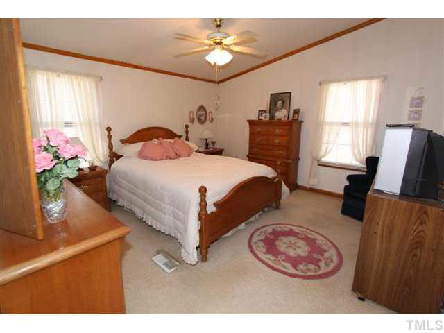 137 Ridgewood Road Youngsville, NC 27596 - Photo 11 of 16 Gallery Image 11