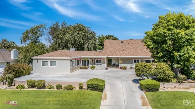 aerial view of a house with plants and flowers