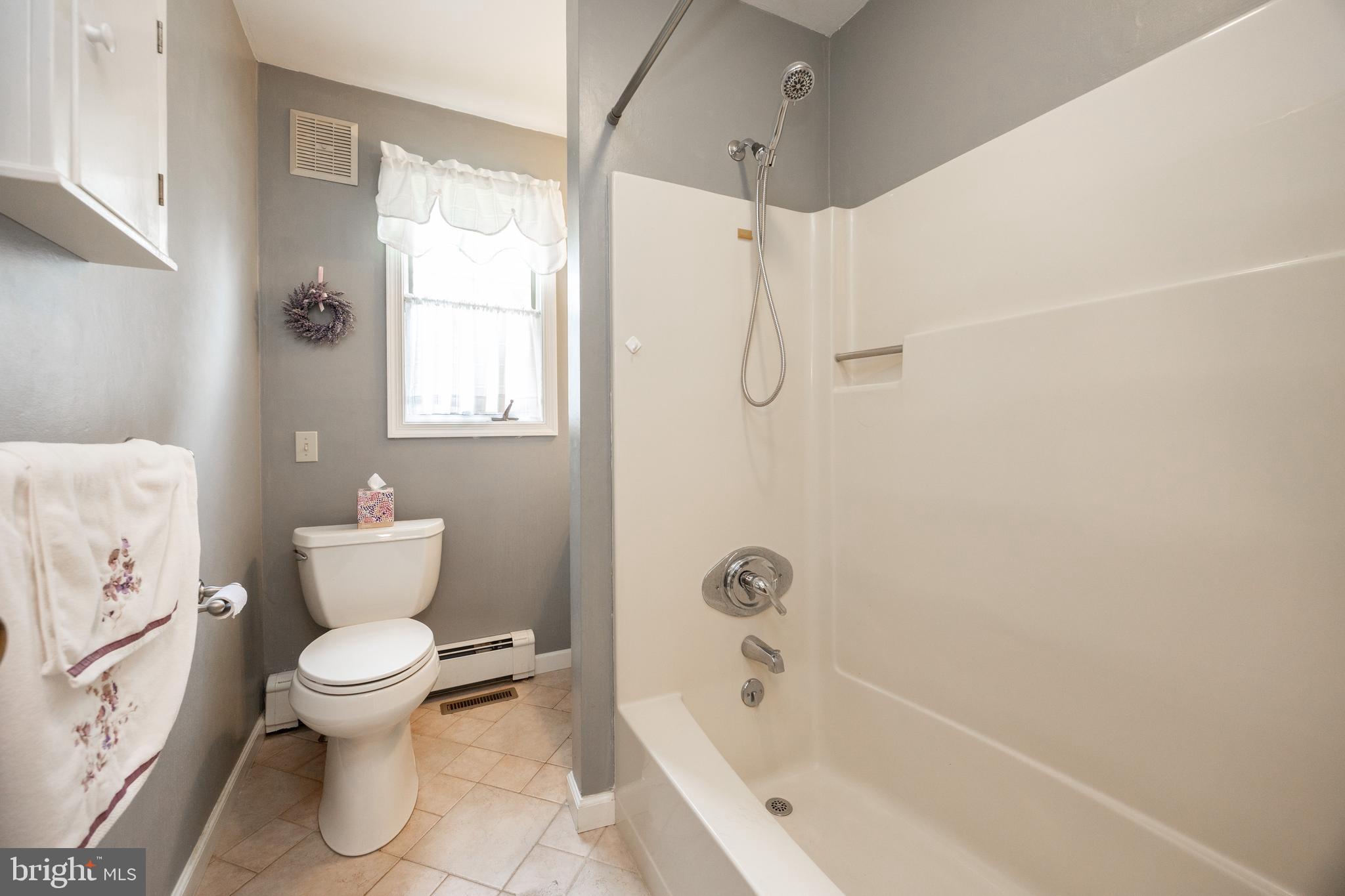 741 Cowpath Road Telford, PA 18969 - Photo 27 of 72 a bathroom with a toilet and a bathtub