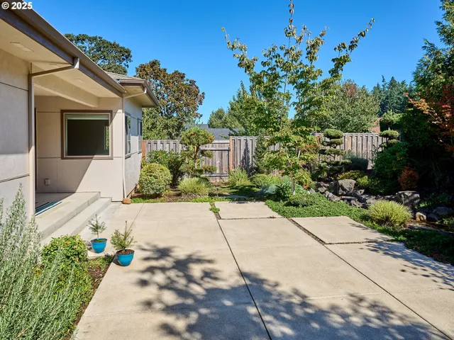 $799,000 | 500 Yapa Drive, Silverton, OR 97381