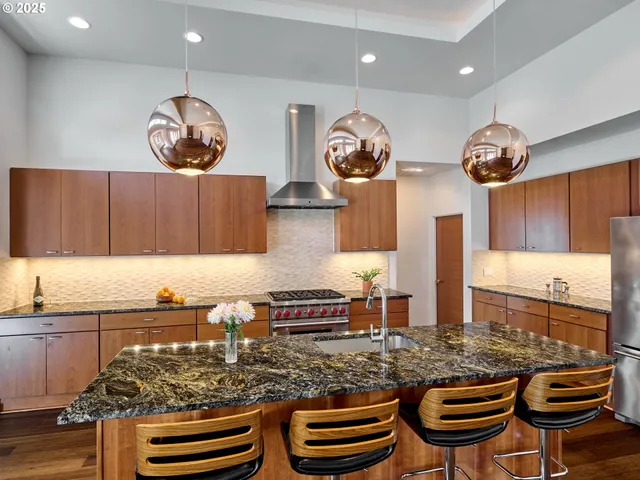 $799,000 | 500 Yapa Drive, Silverton, OR 97381