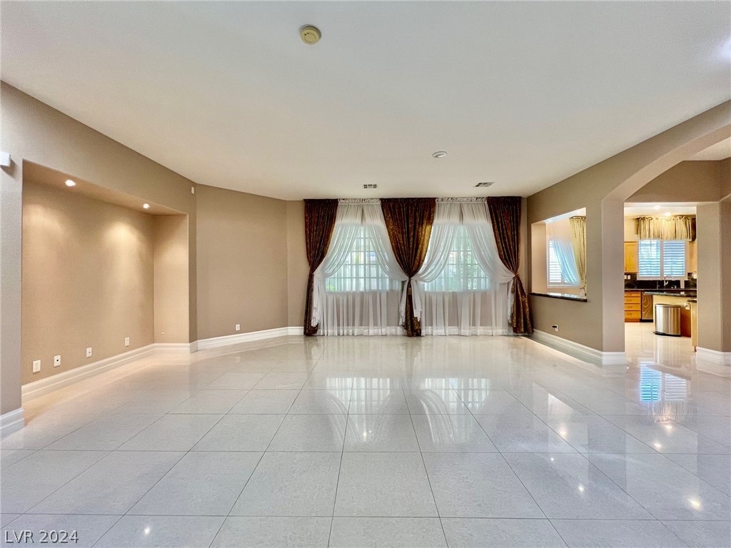 9927 Ridge Manor Avenue Las Vegas, NV 89148 - Photo 5 of 26