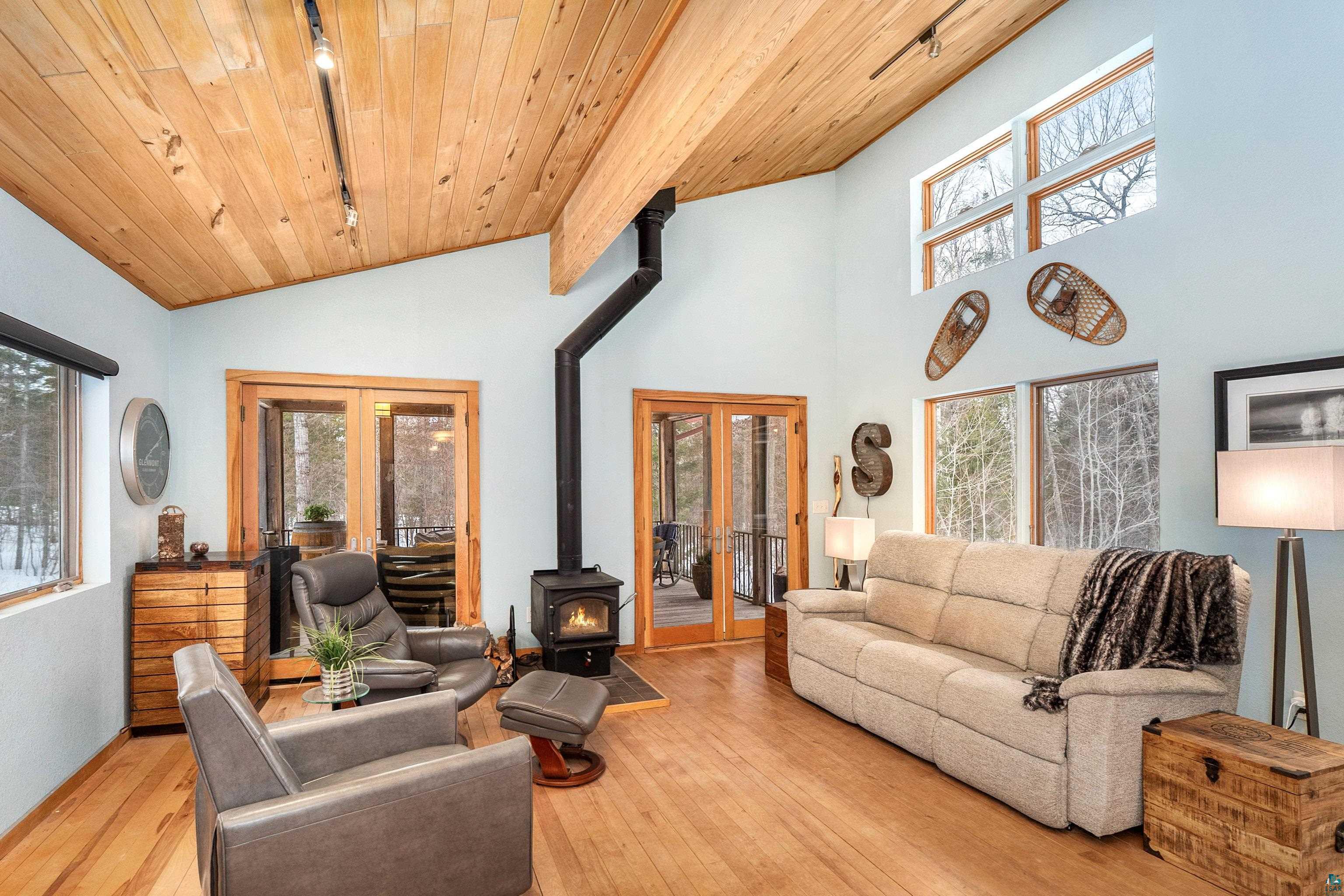 851 Forest Heights Road Two Harbors, MN 55616 - Photo 4 of 57