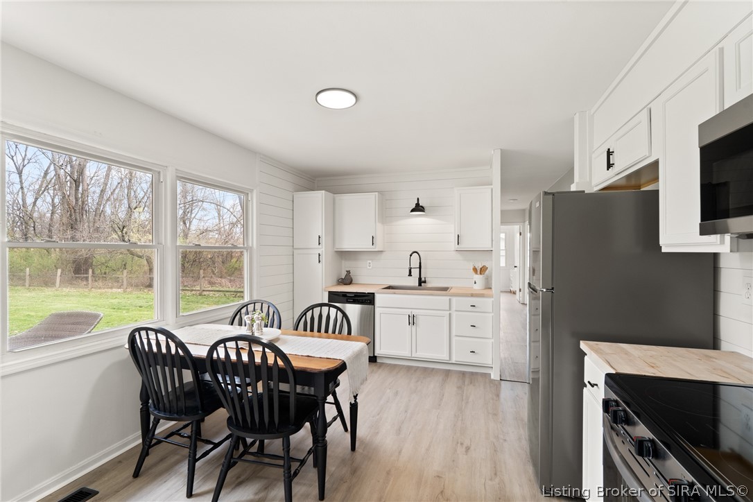 7133 Peach Tree Lane Georgetown, IN 47122 - Photo 9 of 32