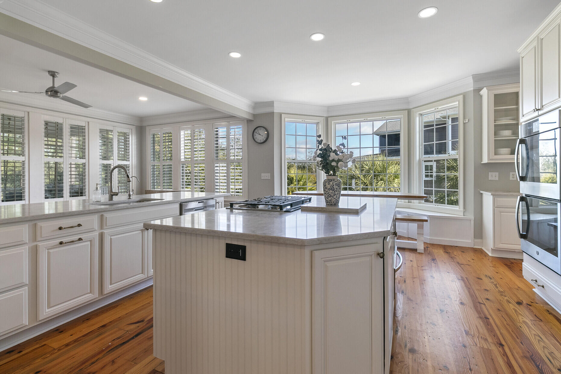 4882 Sound View Drive Mount Pleasant, SC 29466 - Photo 16 of 80 Updated Kitchen