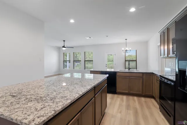 $1,900 | 13615 Ball Park Road, Walker, LA 70785