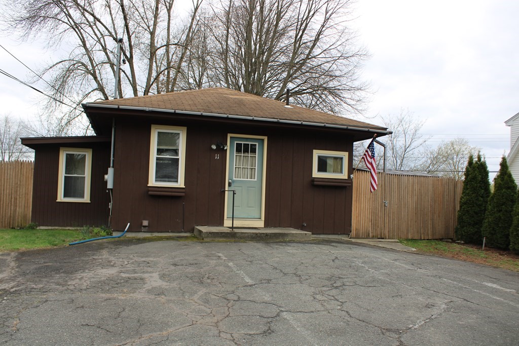 11 Garage Road Sunderland, MA 01375 - Photo 1 of 14 Gallery Image 1