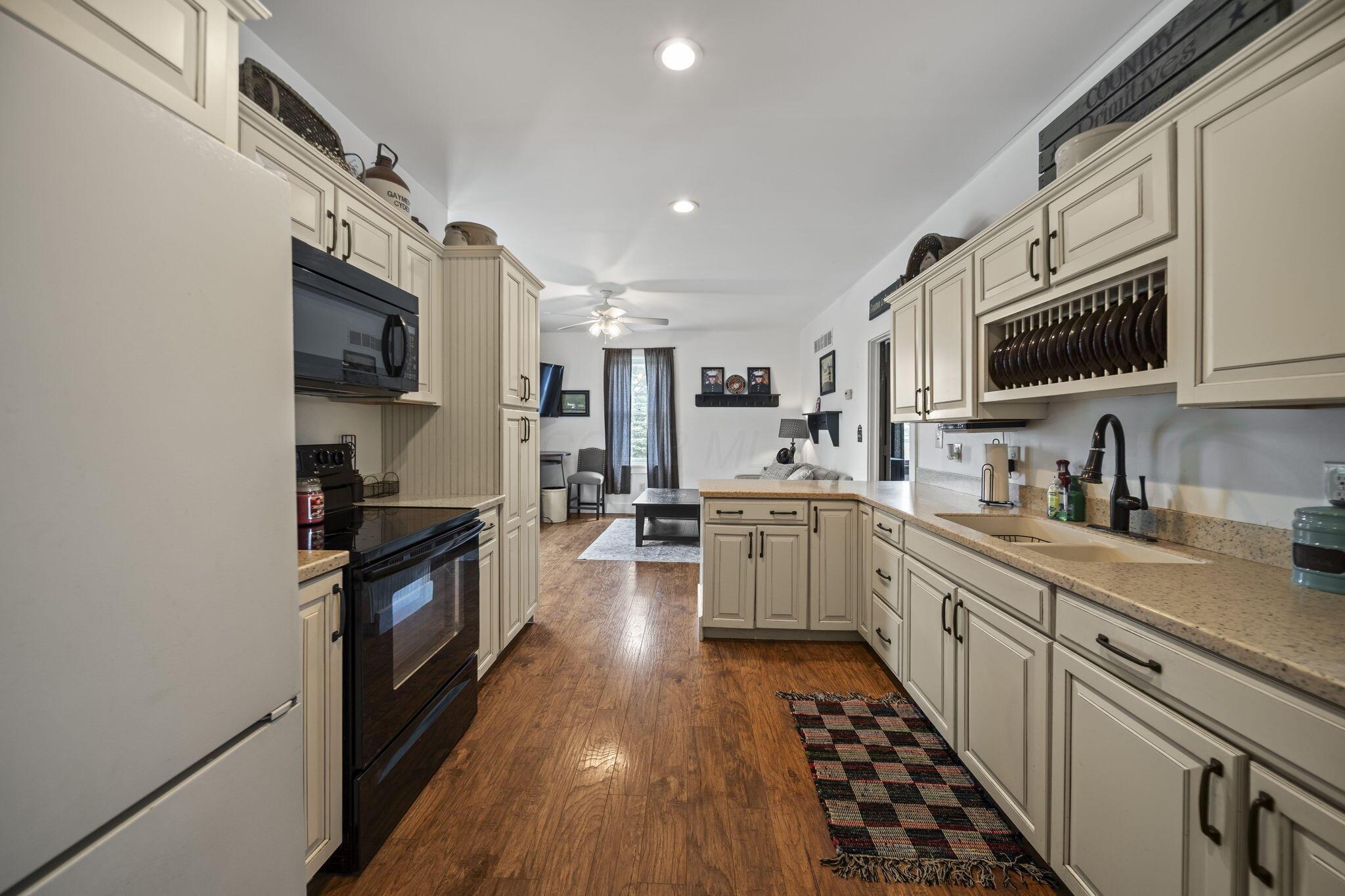 29814 Wolfe Road Circleville, OH 43113 - Photo 48 of 95 KITCHEN 2