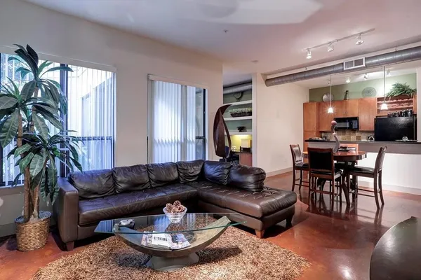 $3,100 | 1901 Post Oak Boulevard, Unit 1401, Houston, TX 77056
