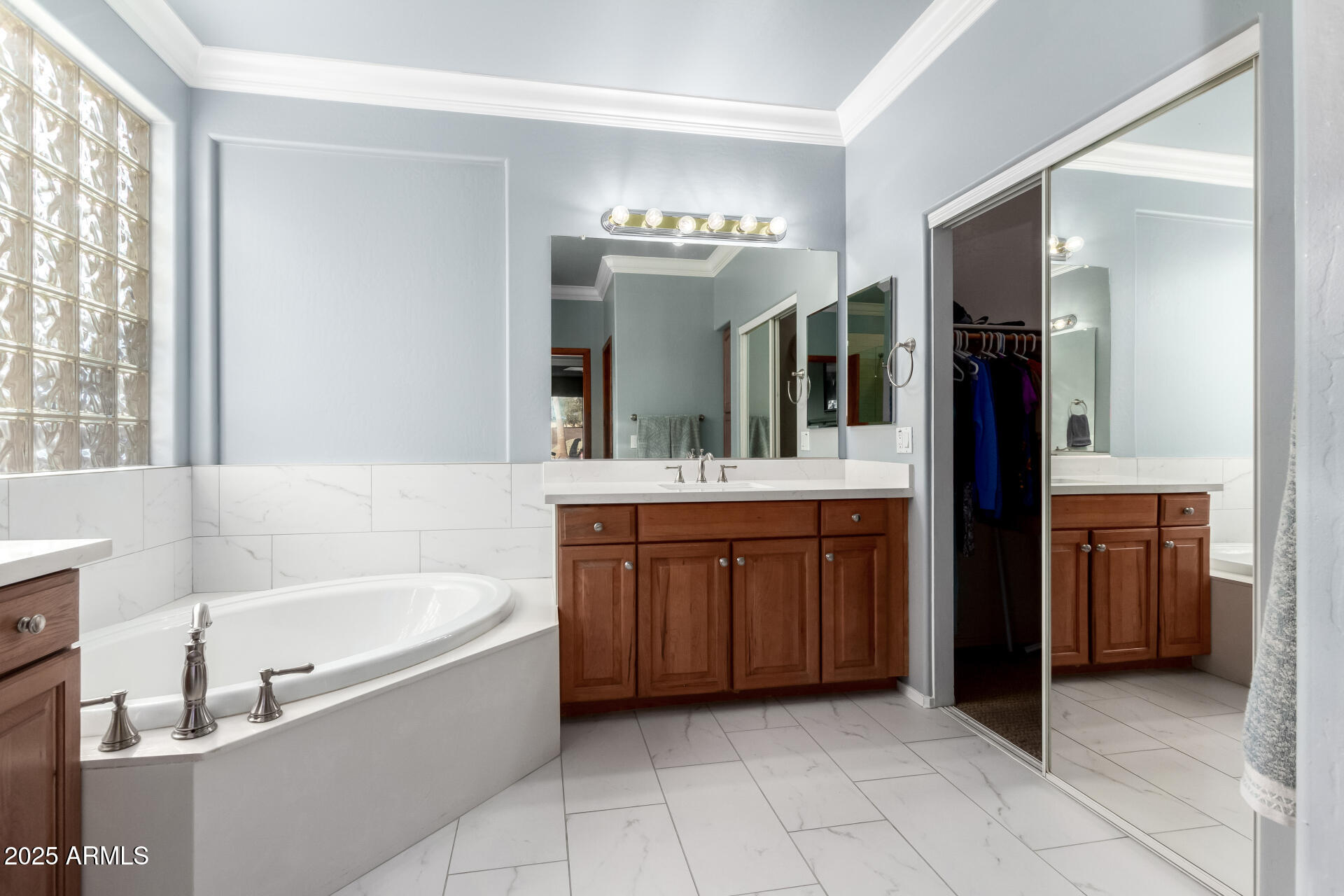 5902 West Gambit Trail Phoenix, AZ 85083 - Photo 17 of 62 Main Bathroom