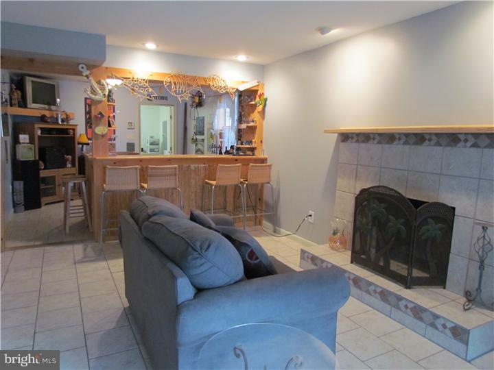 63 Edinburgh Road Blackwood, NJ 08012 - Photo 15 of 25 Family Room