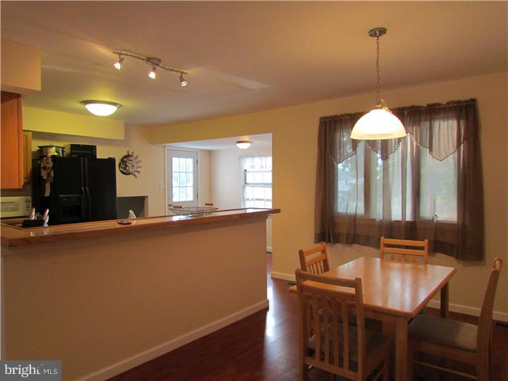 63 Edinburgh Road Blackwood, NJ 08012 - Photo 4 of 25 Kitchen