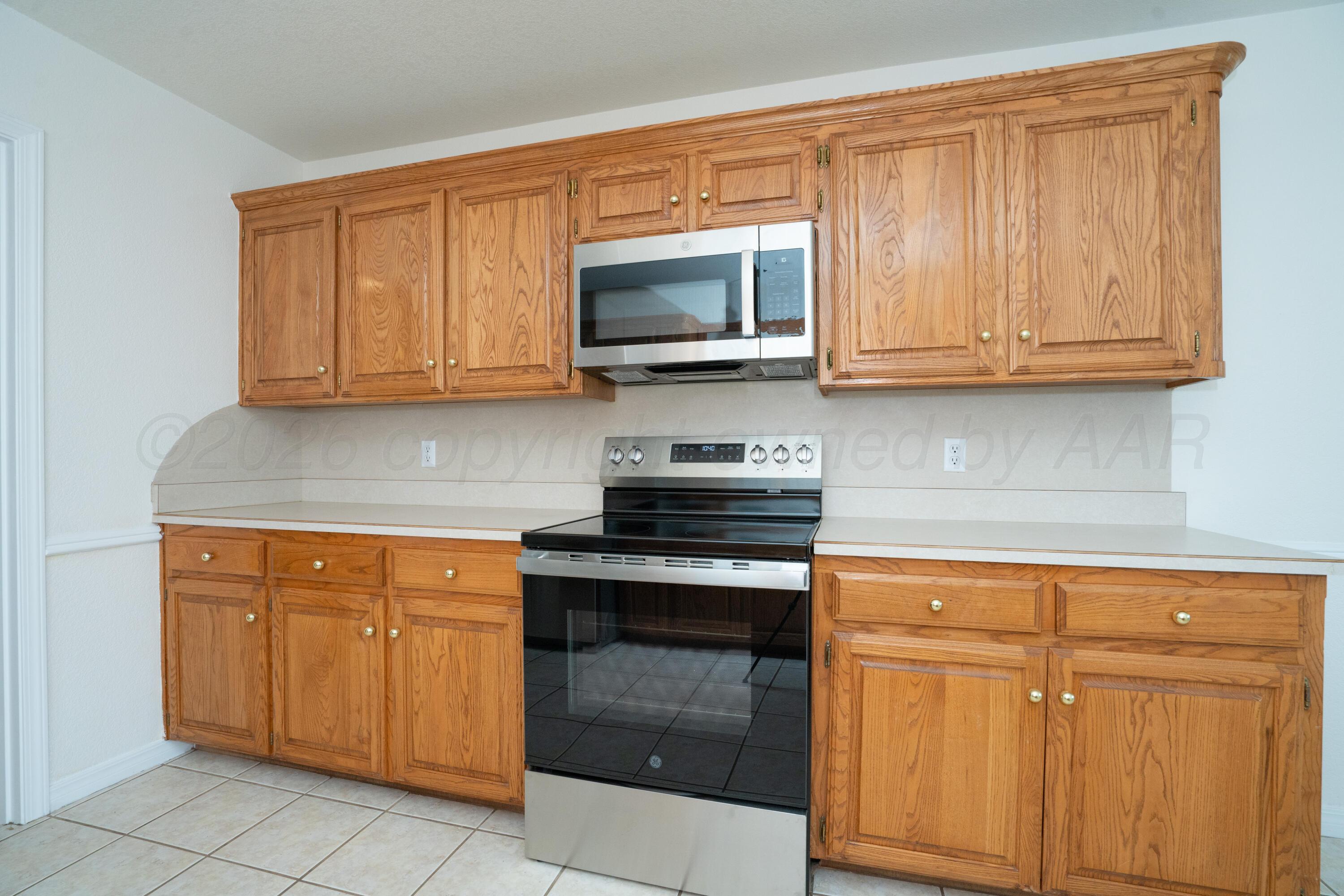 6108 Rutgers Street Amarillo, TX 79109 - Photo 12 of 32 Kitchen 4