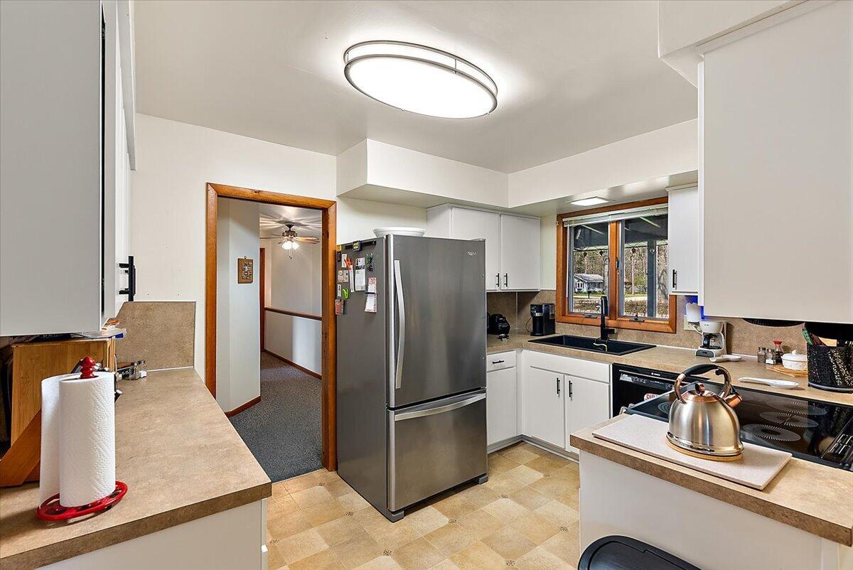 950 West Giles Road Muskegon, MI 49445 - Photo 7 of 54 39-950 W Giles Rd-39