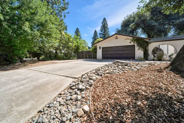 $660,000 | 7067 Tucker Lane, Redding, CA 96002