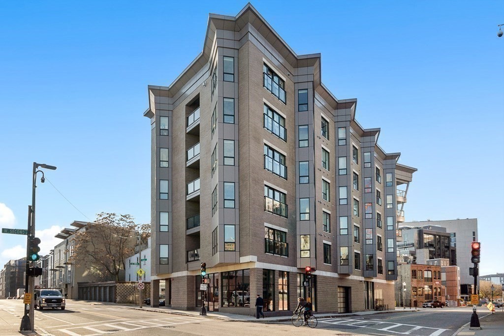 100 A Street, Unit 4 Boston, MA 02127 - Photo 37 of 42 a front view of a building