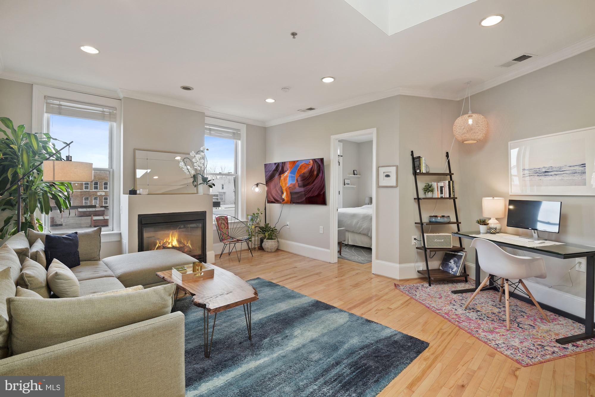 20 Logan Circle Northwest, Unit 32 Washington, DC 20005 - Photo 3 of 12 Sun-drenched living spaces