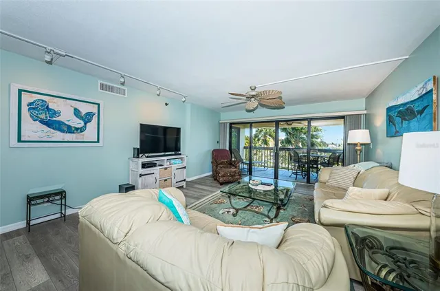 $589,999 | 401 150th Avenue, Unit 245, Madeira Beach, FL 33708