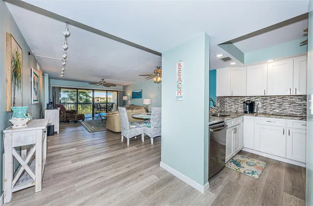 $589,999 | 401 150th Avenue, Unit 245, Madeira Beach, FL 33708