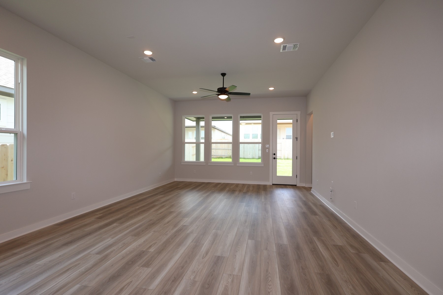 328 Marisol Bend Georgetown, TX 78626 - Photo 5 of 17
