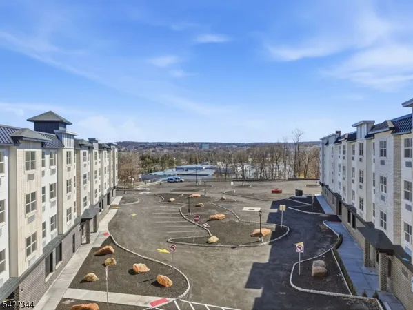 $3,000 | 95 Shepherd Lane, Unit B302, Totowa, NJ 07512