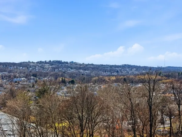 $3,000 | 95 Shepherd Lane, Unit B302, Totowa, NJ 07512