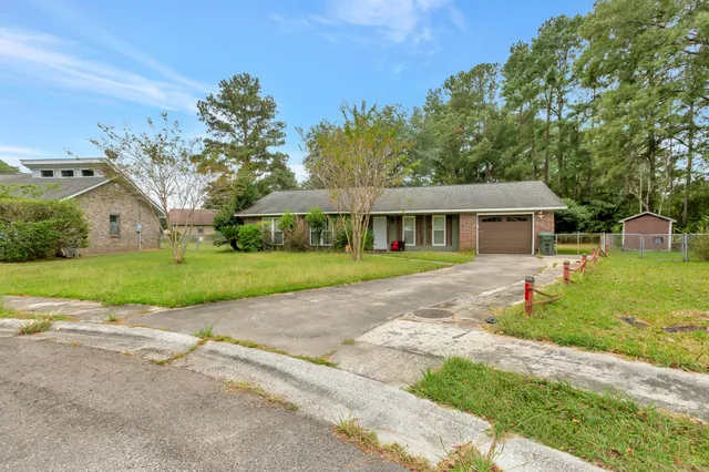 $2,100 | 412 Fox Hunt Road, Goose Creek, SC 29445