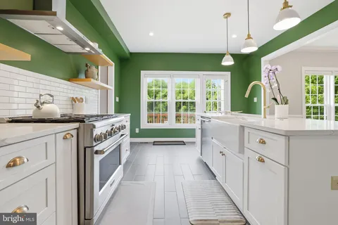 $1,325,000 | 14200 White Water Way, Gaithersburg, MD 20878